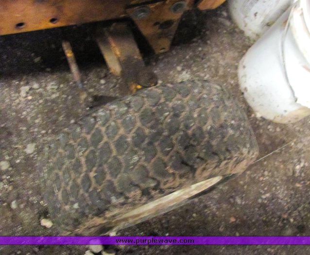 image for item 4010 International Cub Cadet 122 riding lawn mower