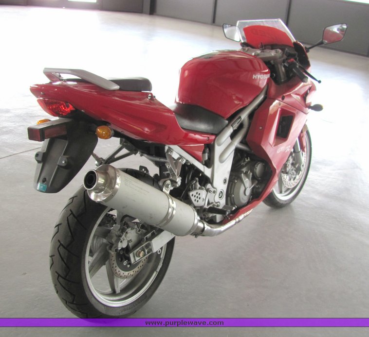 image for item 4044 2006 Hyosung Cometot 650R motorcycle