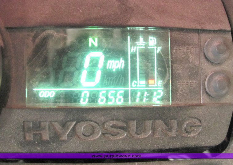 image for item 4044 2006 Hyosung Cometot 650R motorcycle