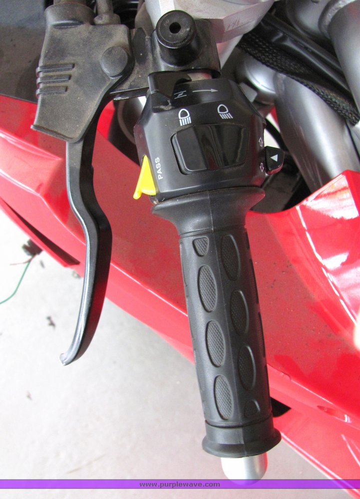 image for item 4044 2006 Hyosung Cometot 650R motorcycle