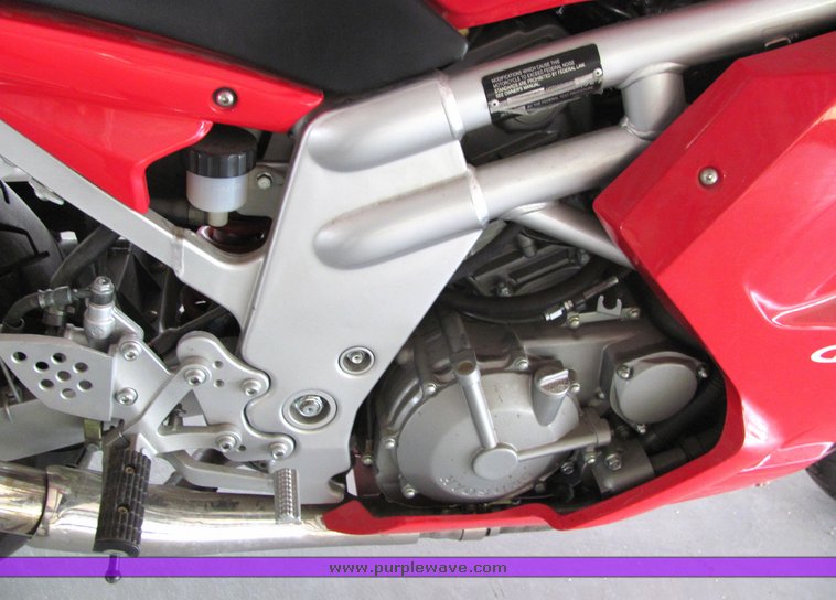 image for item 4044 2006 Hyosung Cometot 650R motorcycle