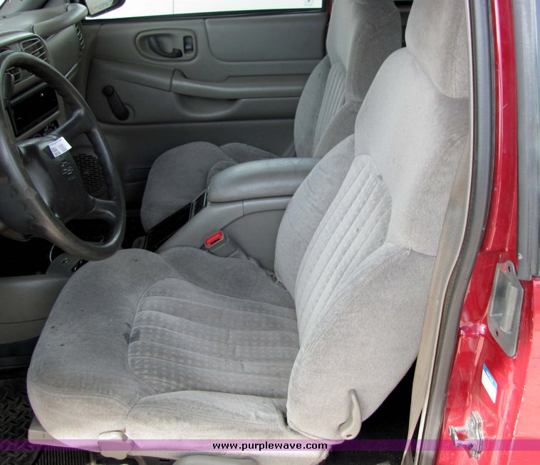 image for item 4064 2001 Chevrolet S-10 pickup