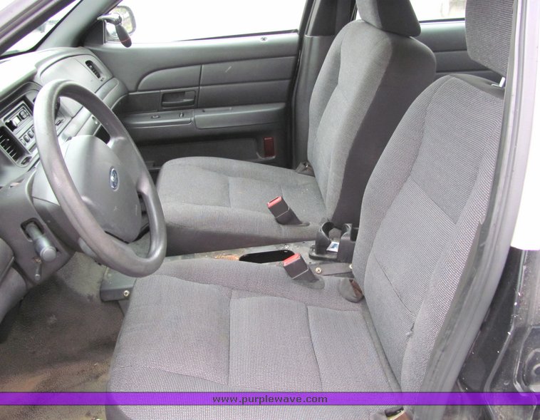 image for item 4065 2005 Ford Crown Victoria Police Interceptor