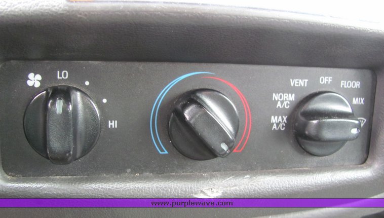 image for item 4065 2005 Ford Crown Victoria Police Interceptor