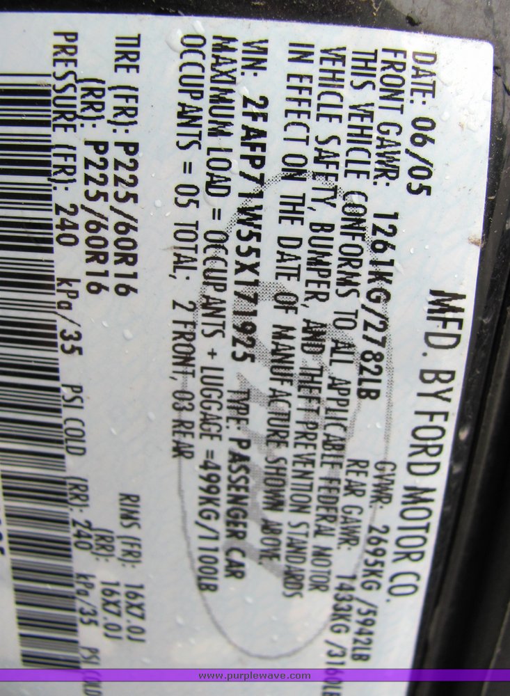 image for item 4065 2005 Ford Crown Victoria Police Interceptor