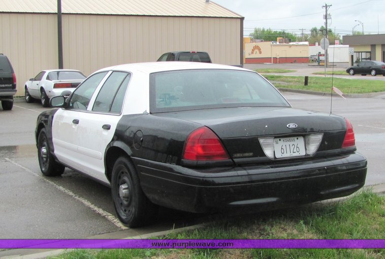 image for item 4066 2005 Ford Crown Victoria Police Interceptor