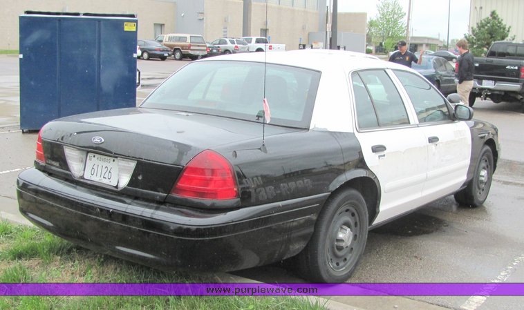 image for item 4066 2005 Ford Crown Victoria Police Interceptor