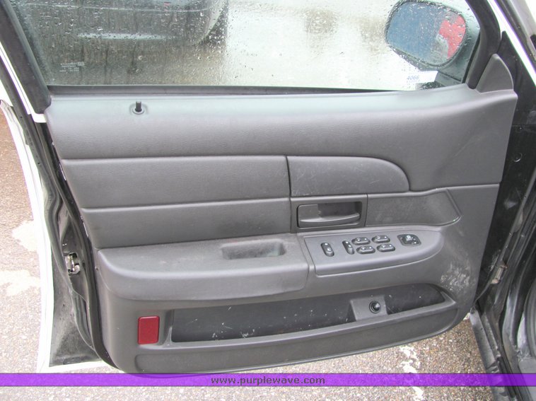 image for item 4066 2005 Ford Crown Victoria Police Interceptor
