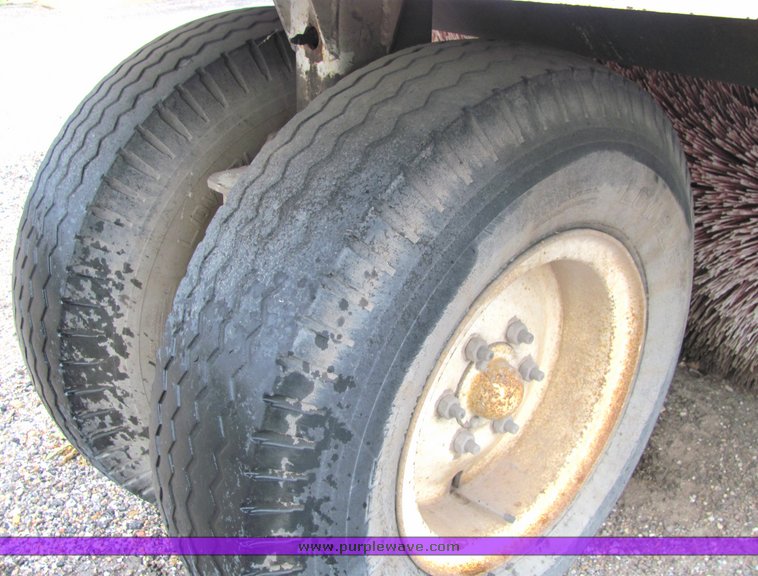 image for item 4068 Elgin Pelican P series street sweeper