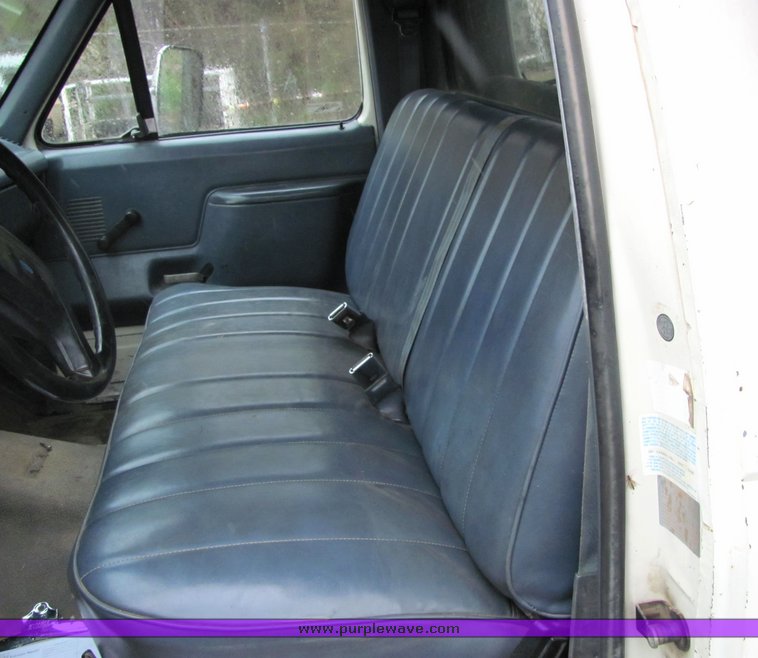 image for item 4069 1990 Ford F Super Duty dump bed truck