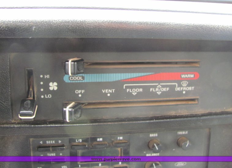 image for item 4069 1990 Ford F Super Duty dump bed truck