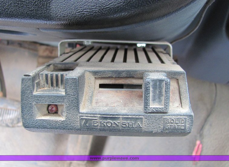 image for item 4069 1990 Ford F Super Duty dump bed truck