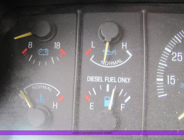 image for item 4069 1990 Ford F Super Duty dump bed truck