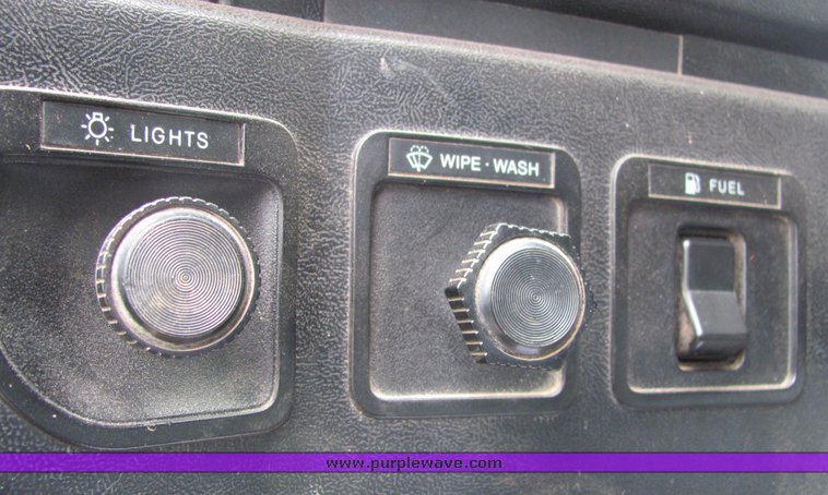 image for item 4069 1990 Ford F Super Duty dump bed truck