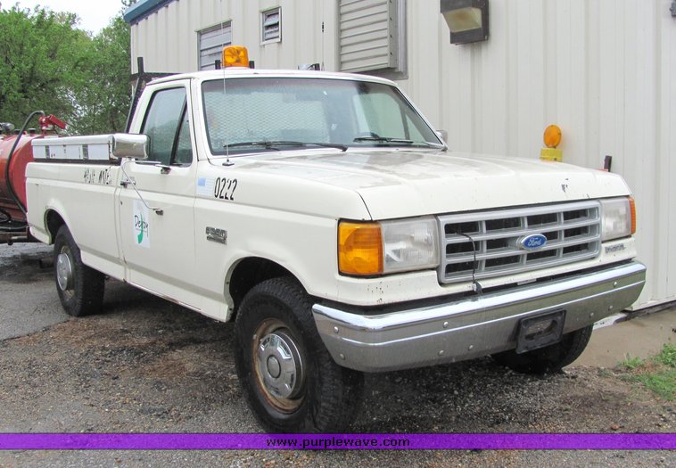image for item 4070 1991 Ford F250 pickup