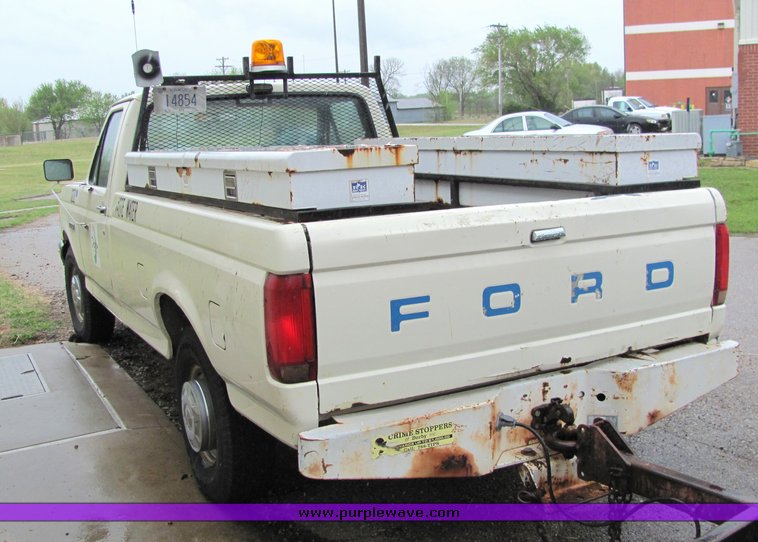 image for item 4070 1991 Ford F250 pickup