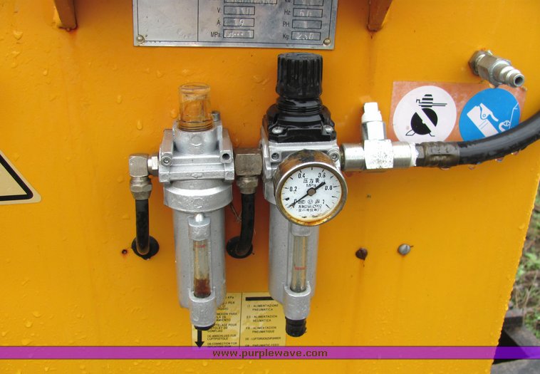 image for item 4071 Rim clamp tire machine