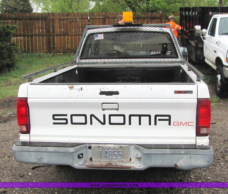 image for item 4072 1991 GMC Sonoma