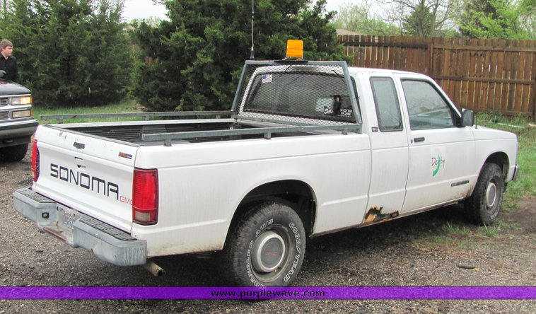 image for item 4072 1991 GMC Sonoma