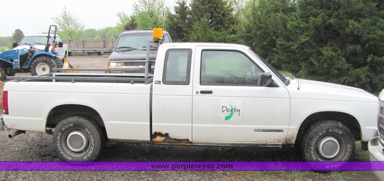 image for item 4072 1991 GMC Sonoma