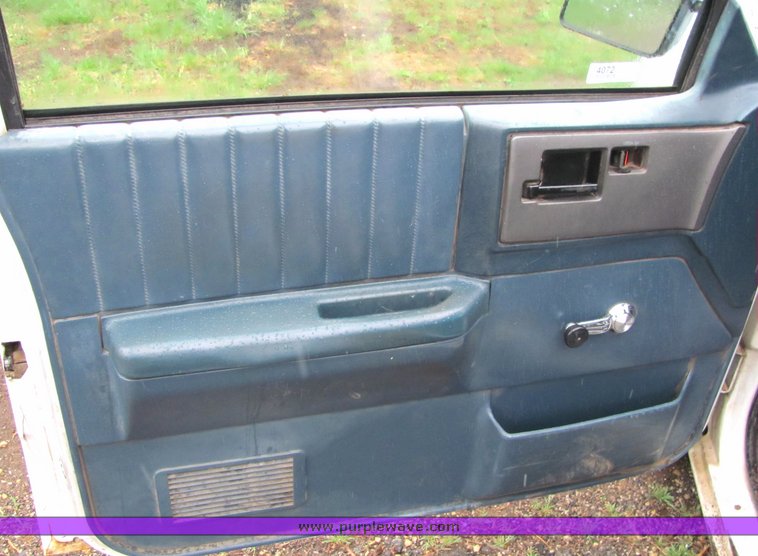 image for item 4072 1991 GMC Sonoma