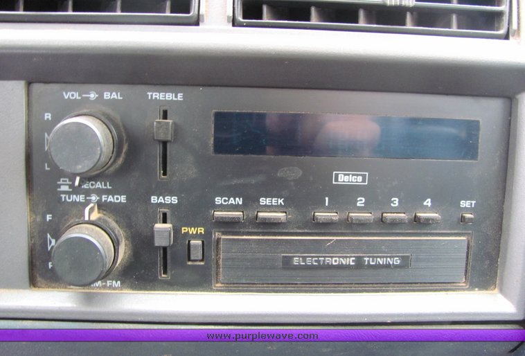 image for item 4072 1991 GMC Sonoma