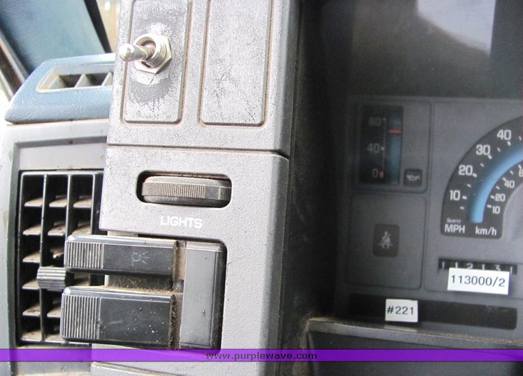 image for item 4072 1991 GMC Sonoma