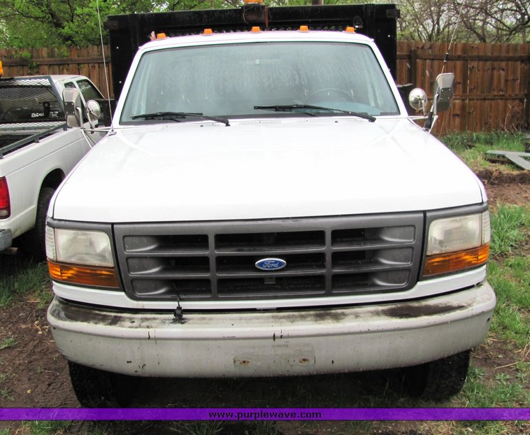 image for item 4073 1994 Ford F Super Duty truck