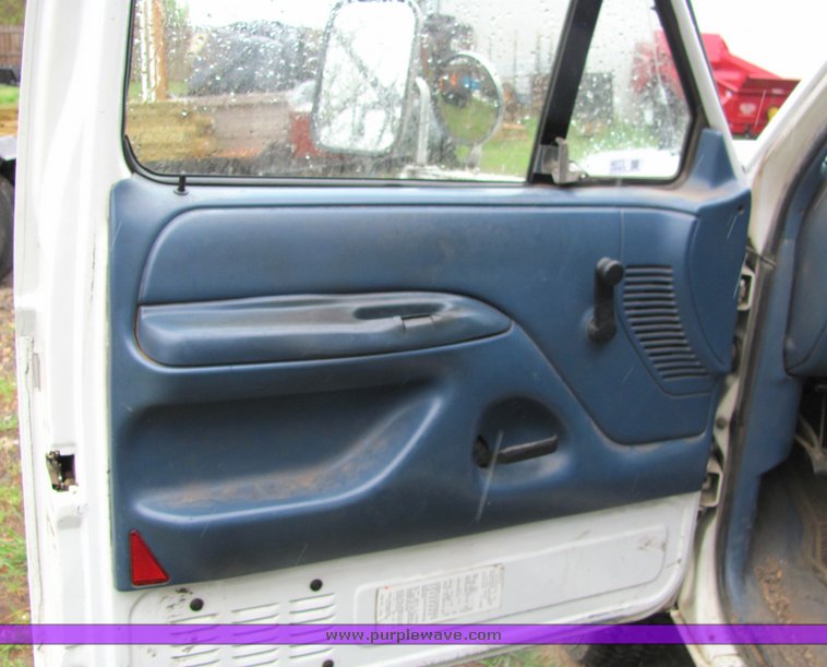 image for item 4073 1994 Ford F Super Duty truck