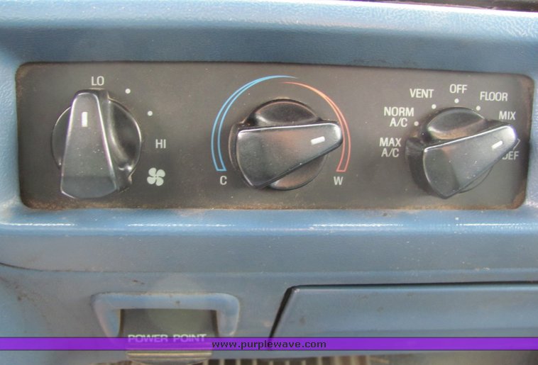 image for item 4073 1994 Ford F Super Duty truck