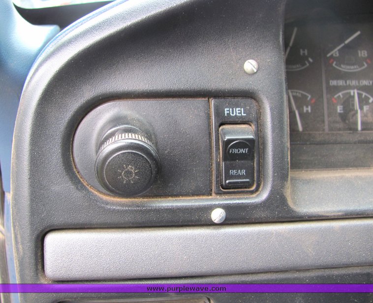 image for item 4073 1994 Ford F Super Duty truck