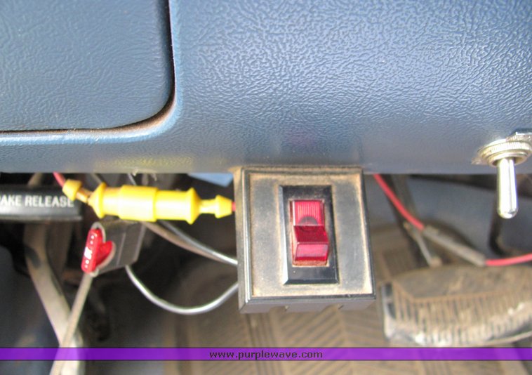 image for item 4073 1994 Ford F Super Duty truck