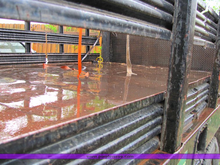 image for item 4073 1994 Ford F Super Duty truck