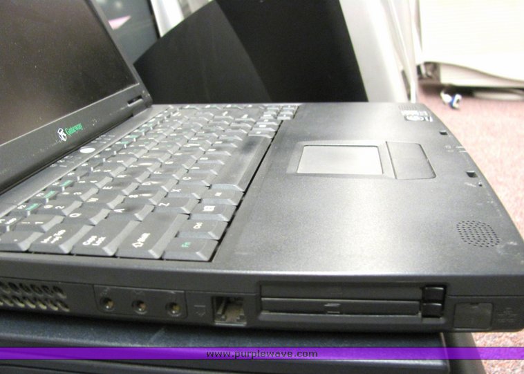 image for item 4097 (5) HP OmniBook XE2 laptops
