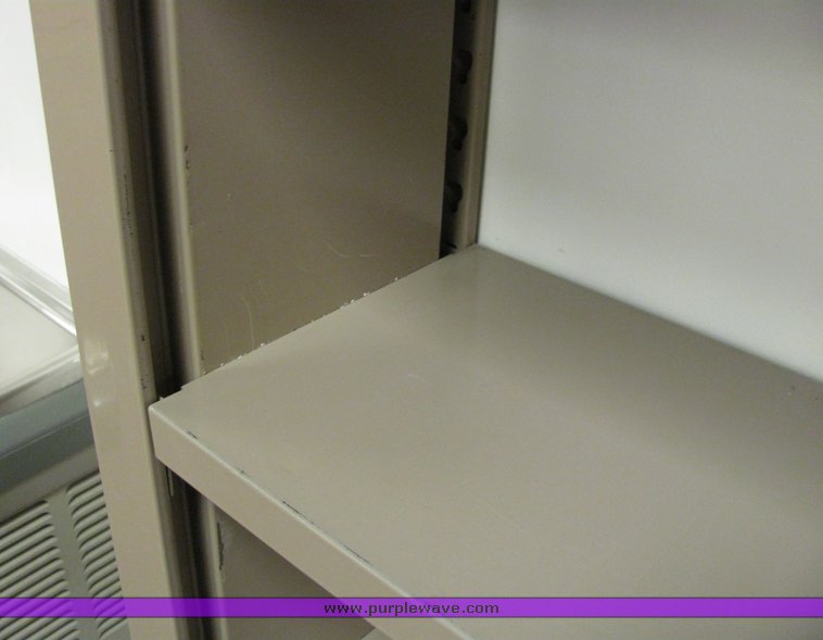image for item 4132 Metal shelving unit