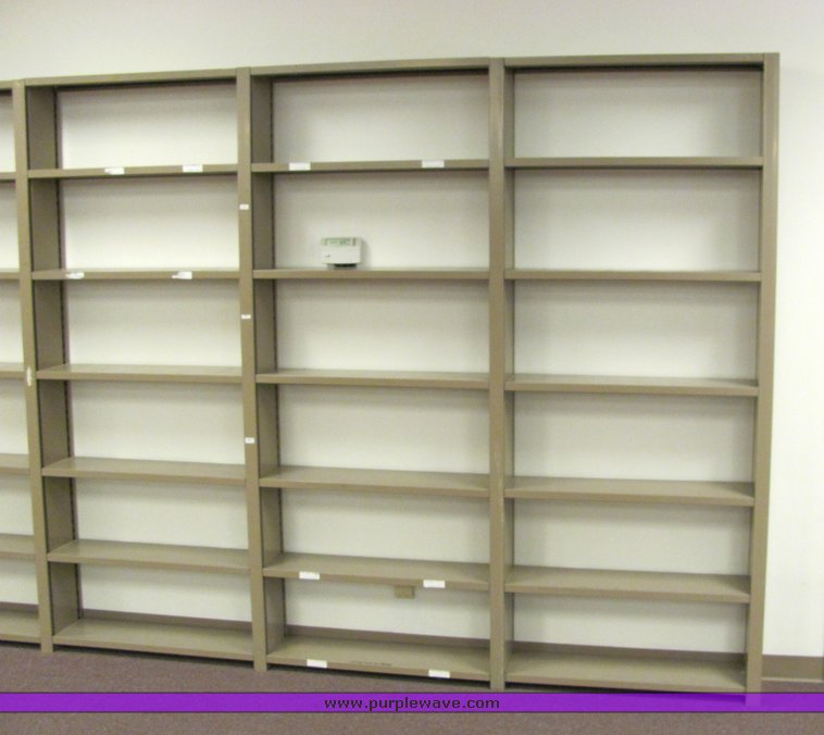 image for item 4135 Metal shelving unit