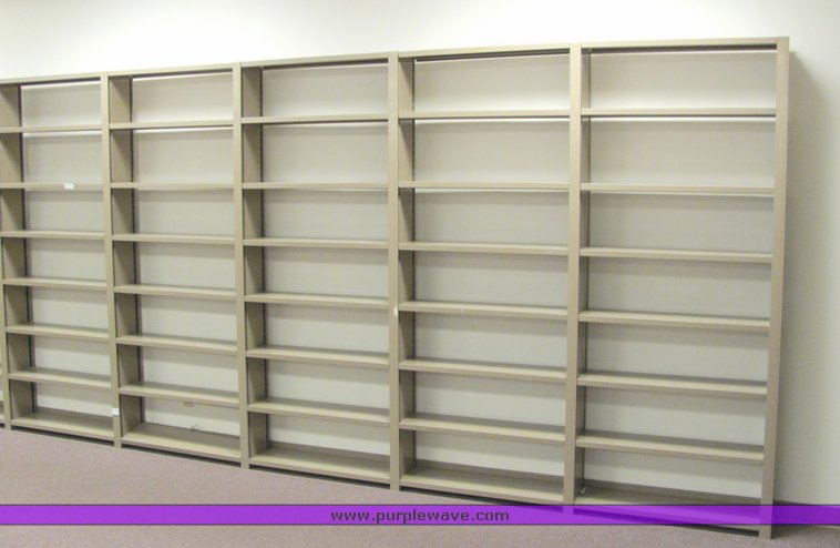image for item 4136 Metal shelving unit