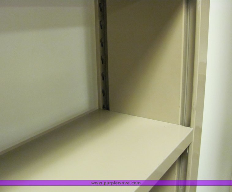 image for item 4136 Metal shelving unit