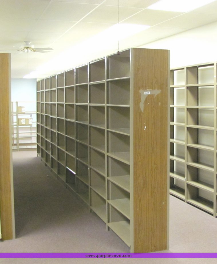 image for item 4137 Metal shelving unit