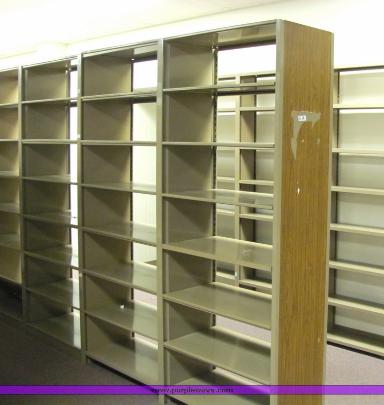image for item 4137 Metal shelving unit