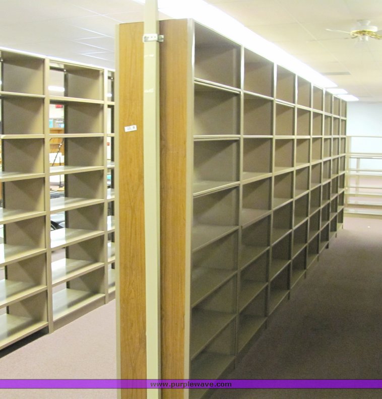 image for item 4138 Metal shelving unit