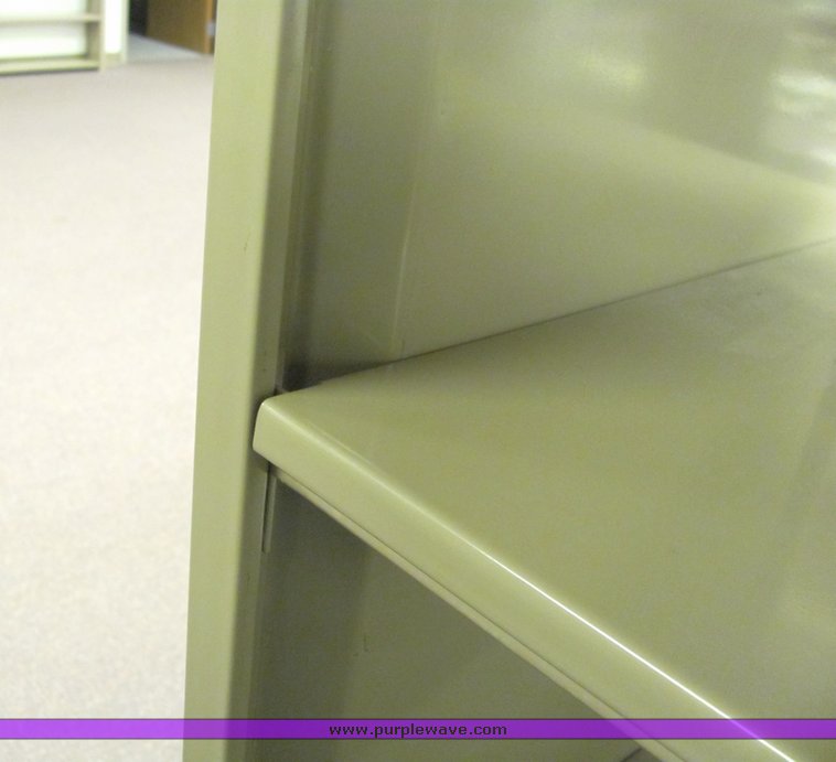 image for item 4138 Metal shelving unit