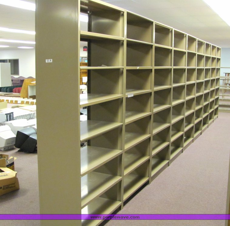 image for item 4139 Metal shelving unit
