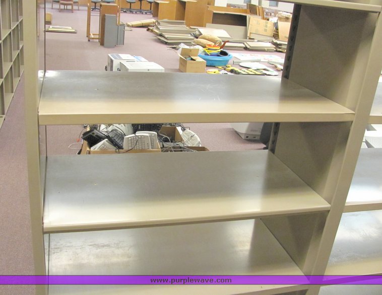 image for item 4139 Metal shelving unit