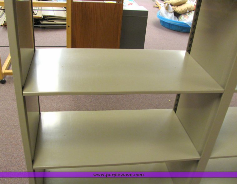 image for item 4140 Metal shelving unit
