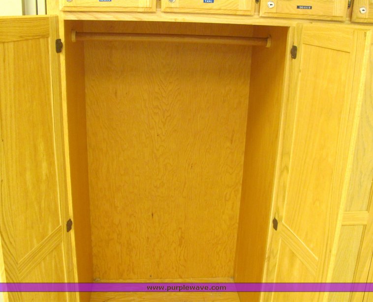 image for item 4141 Assorted lockers