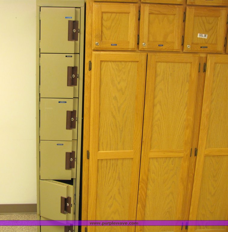 image for item 4141 Assorted lockers