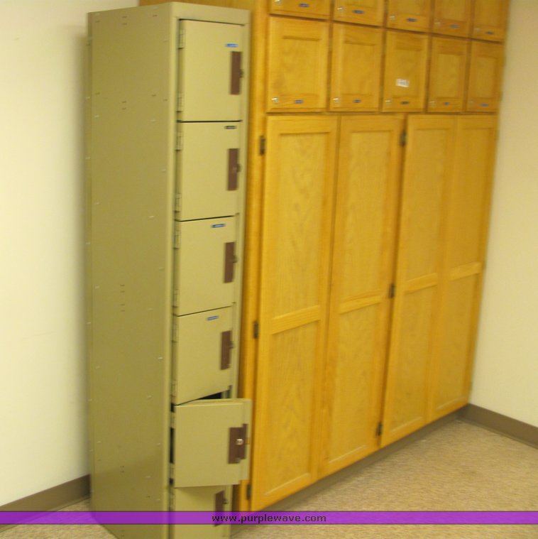image for item 4141 Assorted lockers