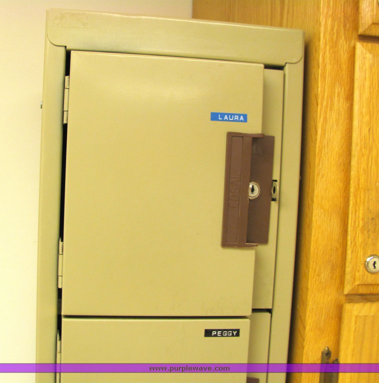 image for item 4141 Assorted lockers