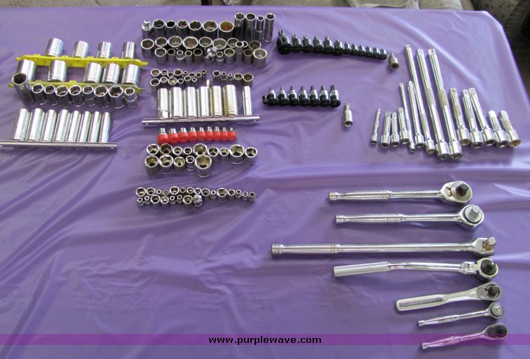 Assorted ratchets and sockets in Derby, KS | Item 4211 sold | Purple Wave